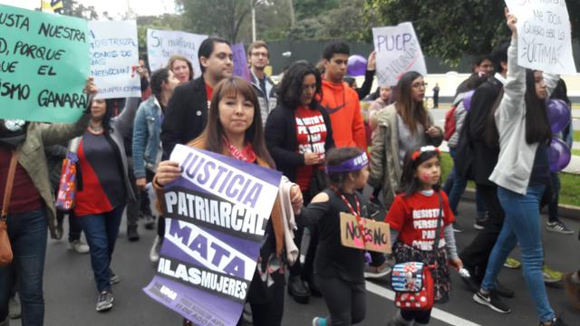 Mujeres marchan para exigir justicia ante casos de feminicidios, violaciones y desapariciones que hasta ahora no tienen sanción. (Foto: María Yrigoyen/ El Comercio)