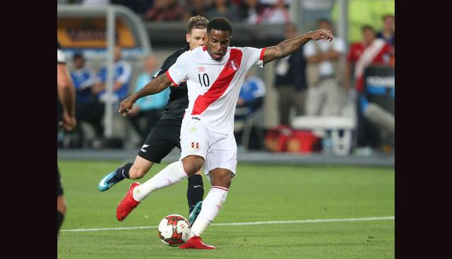 Jefferson Farfán recibió un pase de Christian Cueva para marcar el 1-0 ante Nueva Zelanda. (Foto: GEC)