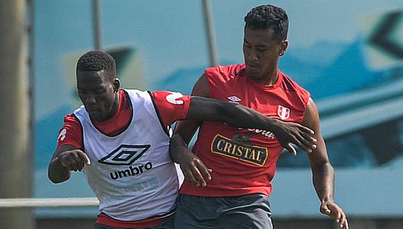 Luis Advíncula convirtió en gol el cuarto penal de Perú, que finalmente ganó 5-4. (Foto: AFP)