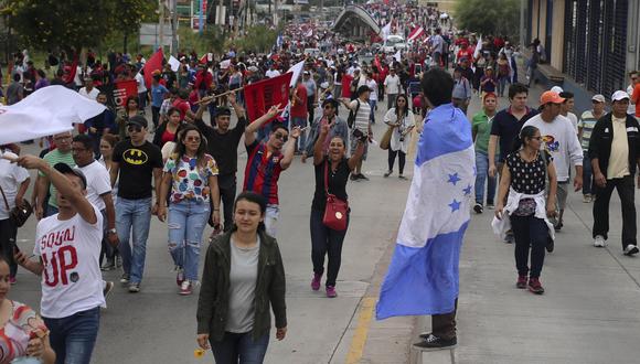 La oposición de Honduras se niega a reconocer la reelección del presidente Hernández denunciando irregularidades en el conteo de votos. (EFE)