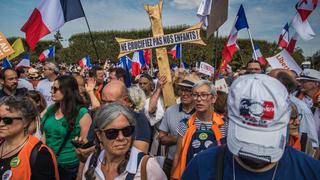 “¡Libertad!”: Miles de personas vuelven a protestar en Francia contra el pasaporte sanitario | FOTOS