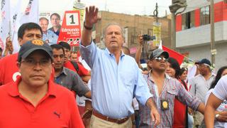 “Alfredo Barnechea fue candidato y desea seguir en ese empeño”