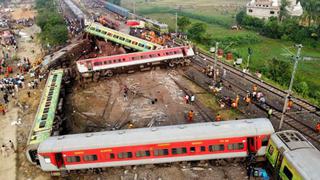 “Mi madre estuvo desaparecida, después me pasaron una foto de su cuerpo”: trágico accidente de trenes deja cerca de 300 muertos en India