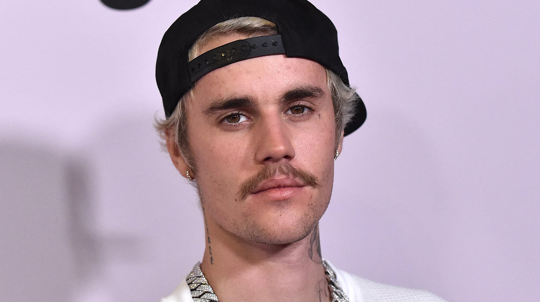 Justin Bieber recibe halagos de sus fans tras mostrar su nuevo look