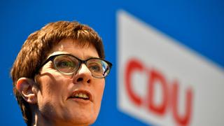 CDU elige como nueva líder a Annegret Kramp, fiel seguidora de Merkel
