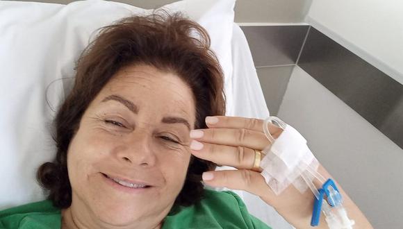 A Simone Barbosa, de 67 años, le extirparron ambos tumores en cirugías separadas y ahora está en remisión. (Archivo personal).
