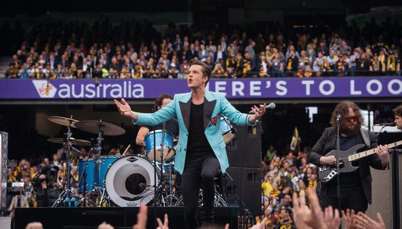 Brandon Flowers, vocalista de The Killers, durante una presentación de la banda en septiembre último. (Foto: Twitter)