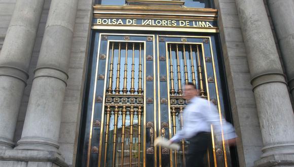 En el mercado cambiario, el dólar se cotiza en S/ 3.38 en casas de cambio . (Foto: Andina)