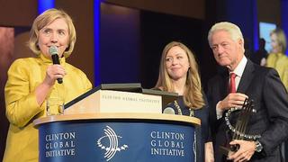 ¿Qué es y por qué genera tanta polémica la fundación Clinton?