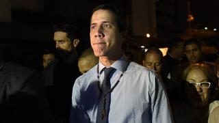 Guaidó suspende acto en barriada de Caracas y se reúne con sectores sociales