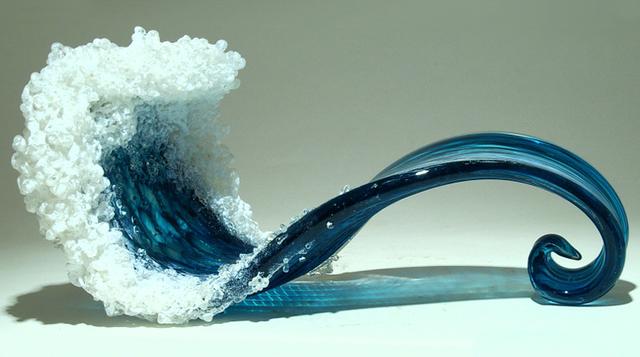 Mira estas realistas esculturas de olas hechas de vidrio - 1