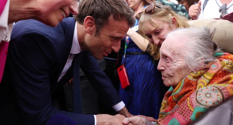 El presidente francés, Emmanuel Macron, continúa haciendo campaña para lograr la reelección. La reforma de pensiones es uno de los temas fundamentales en disputa. REUTERS/Johanna Geron