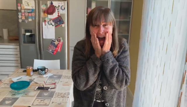 La madre de Ignacio Díez, en el video que se ha vuelto viral y en el que se emocionó con la visita de su hijo. (Facebook / Ignacio Díez)