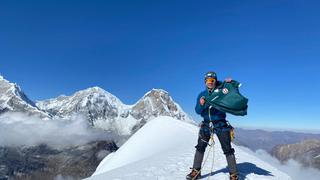 El peruano que escaló la Cordillera Blanca dos veces con una camiseta de la ‘U’ 
