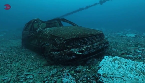 El carro ahora forma parte del ecosistema. Por ello, no será llevado a la superficie. (Foto: KyodoNews | YouTube)