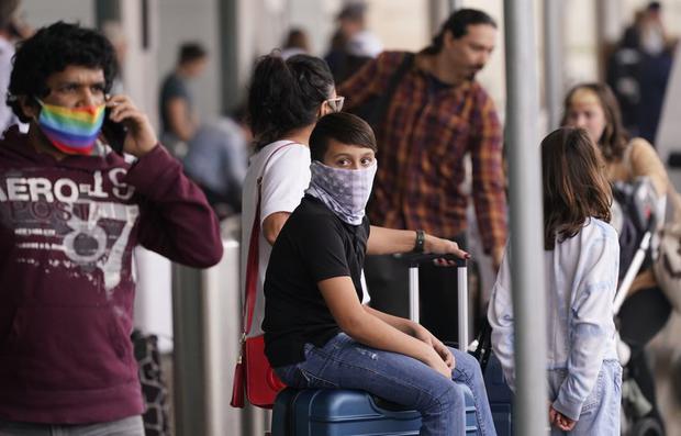 Waiting for air cancellations in Dallas.  (Photo: AP / LM Otero)