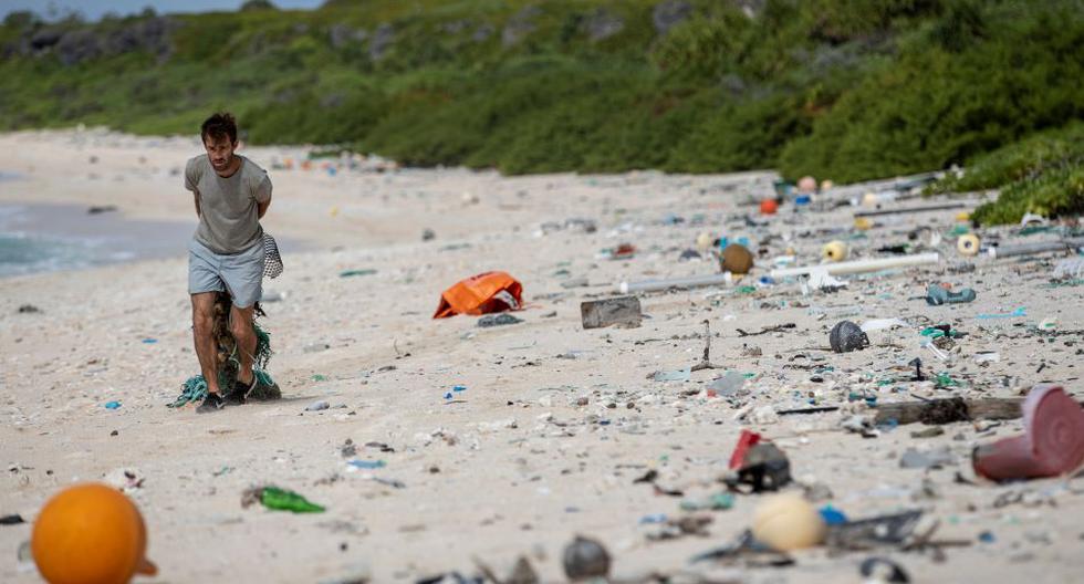 Aunque son parte esencial en el desarrollo, su complejidad para su manejo como residuos hace que el plástico sea una amenaza para el planeta.  (Foto: AFP)