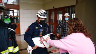 Jesús María: rescatan a dos ancianas y una mascota del incendio en la Residencial San Felipe 