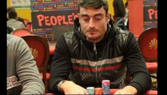 Futbolista español fue echado de su club por jugar al póquer