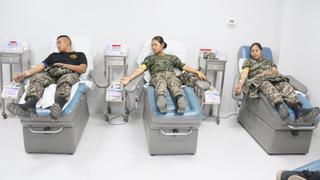 Militares donaron sangre a mujer tras pedido de ayuda de esposo en Av. Faucett