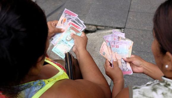 Son pocos los afortunados que cuentan con billetes de la nueva moneda venezolana. (Foto: Reuters)