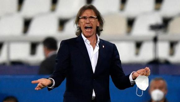 Ricardo Gareca se mentaliza en el partido de repechaje con la selección peruana. (Foto: AFP).