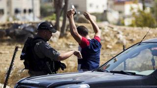 Israel bloquea barrios palestinos ante ola de violencia [VIDEO]