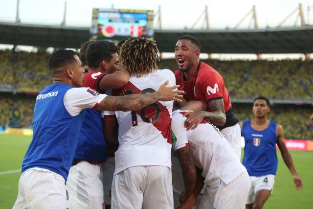 Perú dio el batacazo en Barranquilla ante Colombia y ganó 0-1 con gol de Edison Flores. | Foto: @seleccionperuana