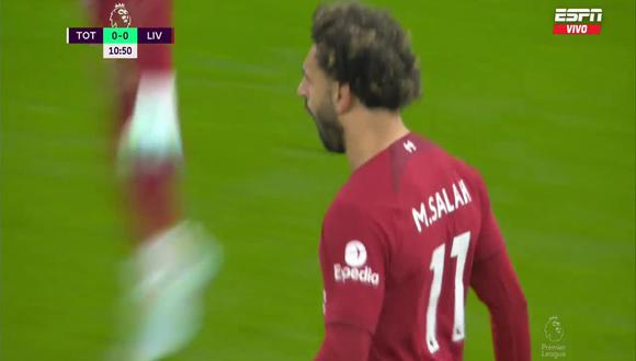 Mohamed Salah anota el 1-0 de Liverpool ante Tottenham por la Premier League. Foto: Captura.