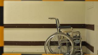 Un mal diagnóstico lo postró en una silla de ruedas por 43 años