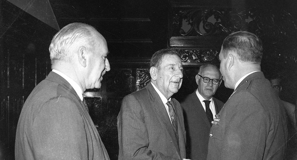 El 12 de marzo de 1963, Juan Ramón Montero recibió las "Alas de Oro" en el local de la Comandancia General de la FAP, en Miraflores. (Foto: GEC Archivo Histórico)