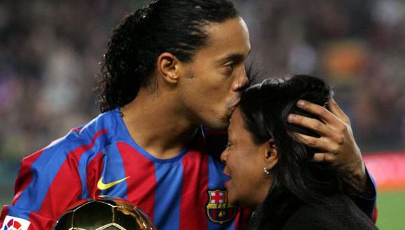 Ronaldinho escribió emotivo mensaje a su mamá por su día