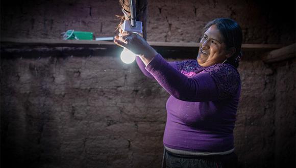Nelly Arias es una de las más de 200 personas capacitadas en energía sostenible por la escuela eMujer. (Foto: PNUD Perú / NAMA).