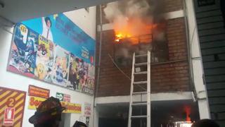 Incendio en Cercado de Lima: fuego consumió almacén de galería Bellas Artes
