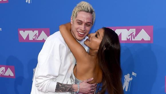 Ariana Grande y Pete Davidson en los MTV Video Music Awards 2018. (Foto: AFP)