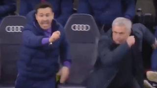 La cómica reacción de Mourinho al momento de pedir la segunda tarjeta amarilla para Raheem Sterling | VIDEO