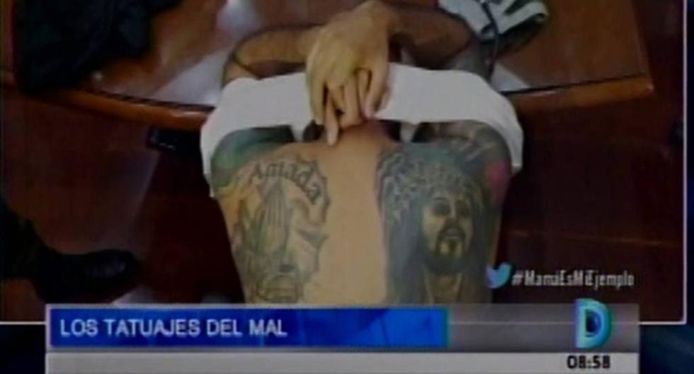 Caracol posee alrededor de 7 tatuajes en la espalda, brazos y piernas. (Foto: Captura Domingo Al Día)