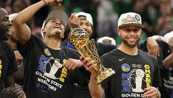 Por primera vez Stephen Curry ganó el MVP de Las Finales. (Foto: AP)