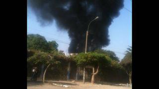 Tres buses se incendiaron dentro de depósito en Los Olivos