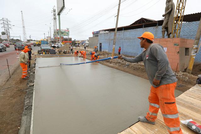 Alcalde Luis Castañeda inspecciona inicio de obras en la Gran Vía. (Foto: Difusión)