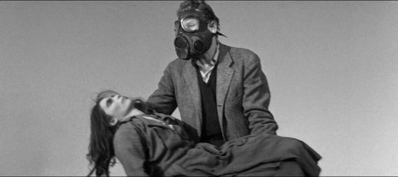 La primera adaptación del clásico “Soy leyenda” ( 1954 ) de Richard Matheson se tituló “El último hombre en la Tierra” ( 1964 ) dirigida por Ubaldo Ragona e interpretada por  Vincent Price.