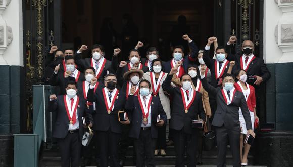 Al inicio su mandato, los miembros de la bancada Perú Libre juraron por una nueva Constitución. (Foto: Anthony Niño de Guzmán / @photo.gec)
