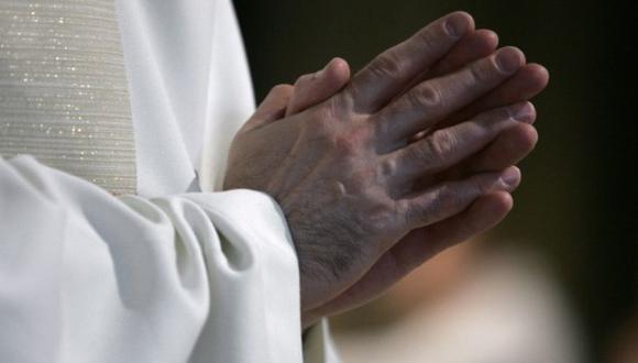Vaticano: Detienen a sacerdote sospechoso de consultar pornografía infantil. (Foto referencial: AFP)