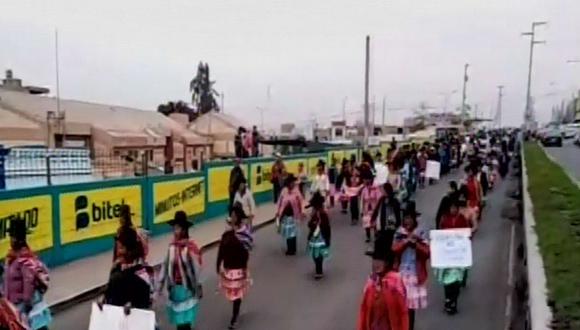 El tránsito en varias cuadras de la ciudad se ha paralizado a causa de la gran cantidad de manifestantes. (Foto: Captura/Canal N)