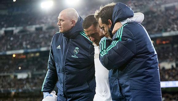 Eden Hazard sufrió un golpe en el tobillo que no lo dejó seguir en el duelo ante PSG. (Getty Images)