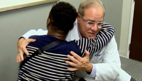 El emotivo reencuentro entre un hombre que recibió un disparo y su salvador 25 años después. (Foto: WBAL-TV 11Baltimore | YouTube)