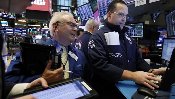 La sesión de hoy supone un fuerte rebote al alza tras una jornada de importantes descensos, pues ayer el Dow Jones cerró con pérdidas de casi 700 puntos. (Foto: AP)