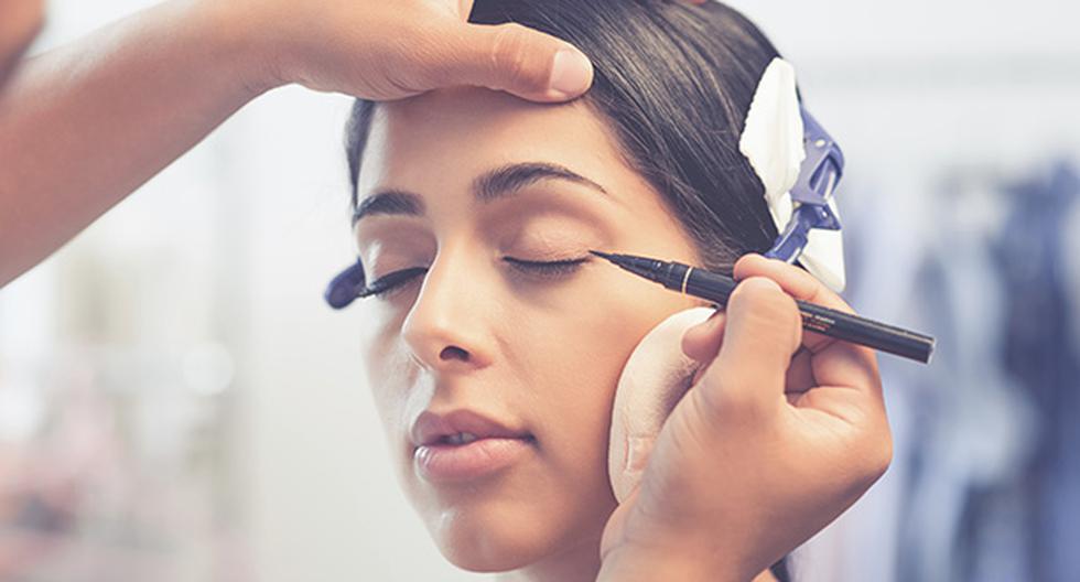 Estos son los errores más comunes al maquillarte. (Foto: IStock)