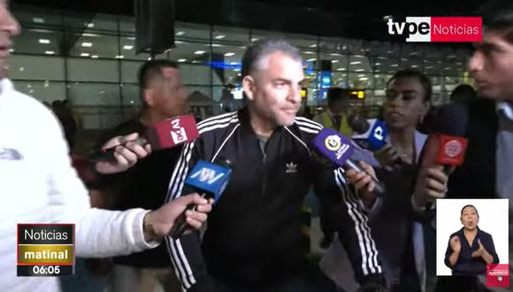 Rafael Vela Barba regresó esta madrugada desde Estados Unidos al Perú. (TV Perú)