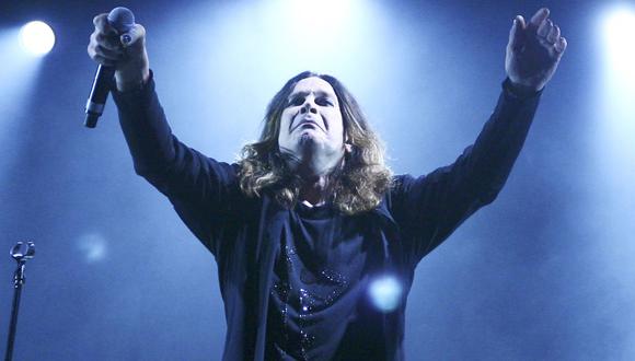 Ozzy Osbourne canceló un concierto que iba a ofrecer el último sábado debido a que tuvo que ser operado de emergencia por una infección en su mano. (Foto: Archivo)